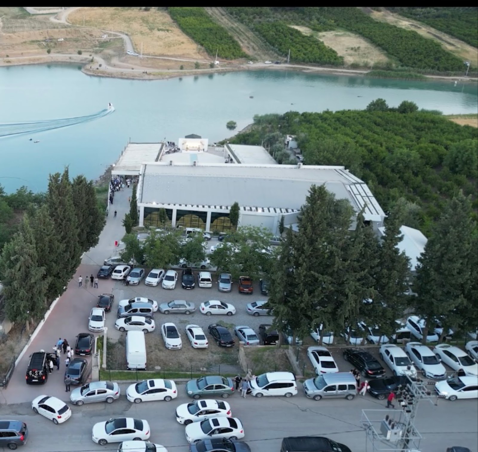 Grand Sahil Düğün Salonu — Kahta, Adıyaman kır düğünü mekanı görsel 2