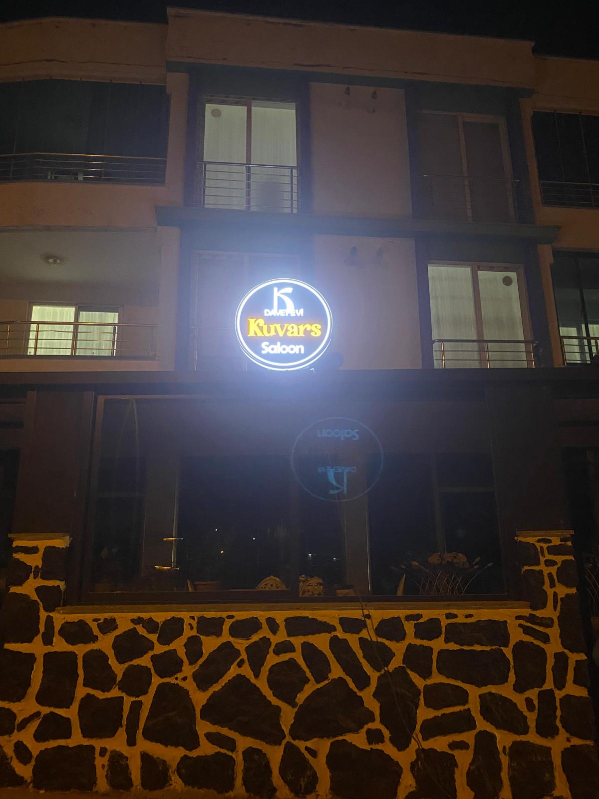 Kuvars Salon Davet Evi