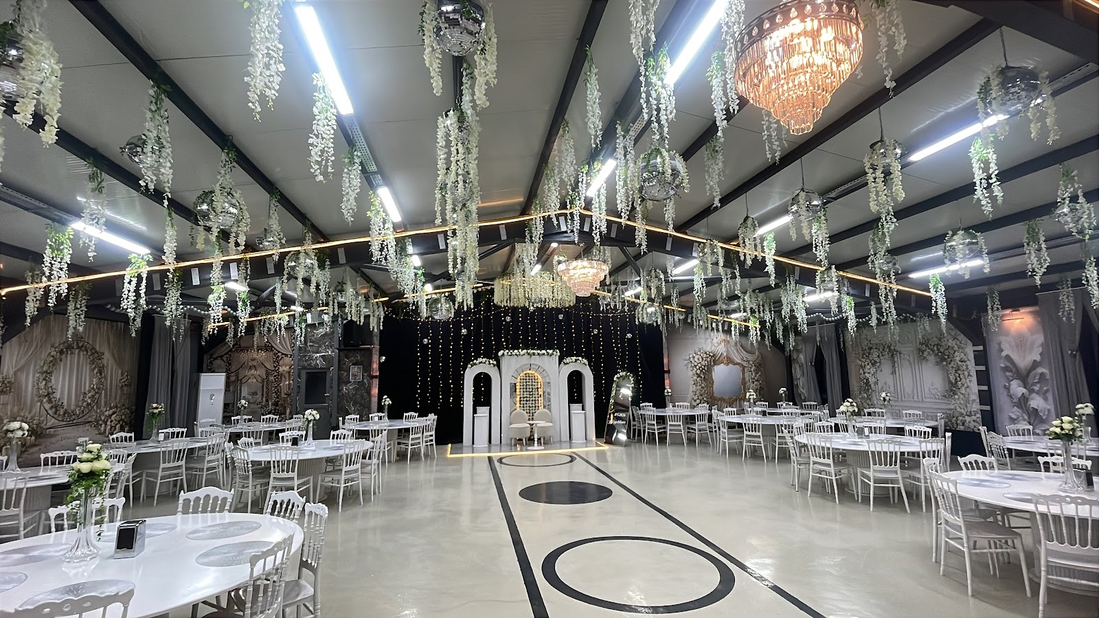Livan Davet Evi kır düğünü mekanı — Merkez